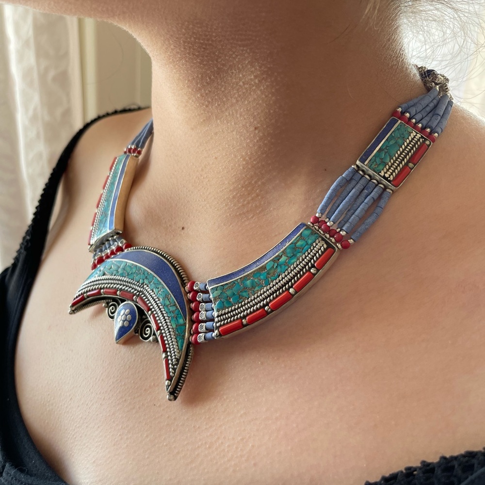 Gorgeous crescent moon Tibetan silver turquoise, lapis and coral necklace - Picture 5 of 5